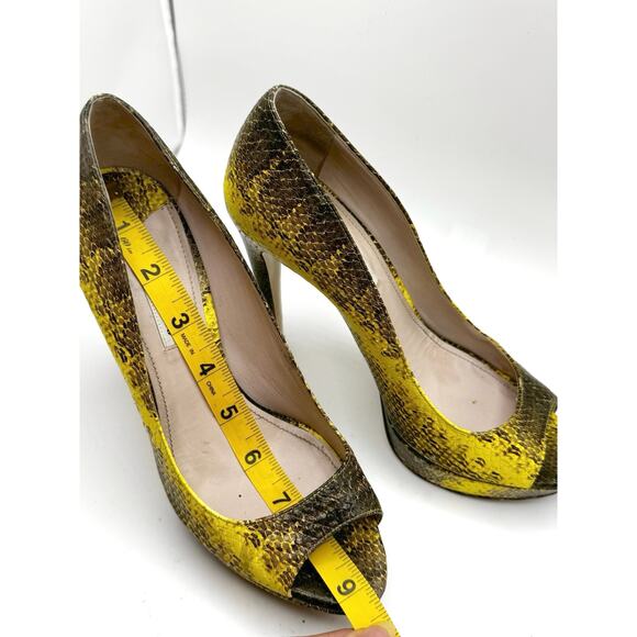 Miu Miu yellow girasole peep-toe pump in a python-print leather size 37 - Picture 3 of 10